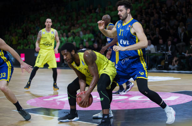 一旦后场传 一旦后场传