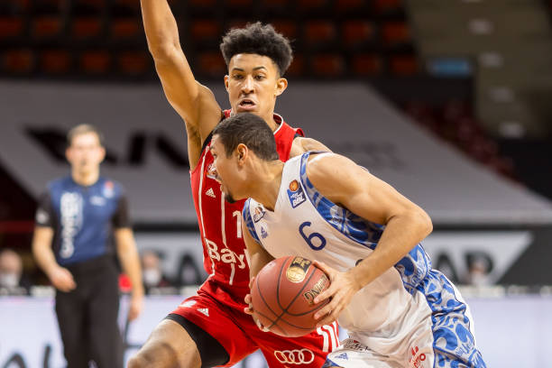 球场表现与 球场表现与